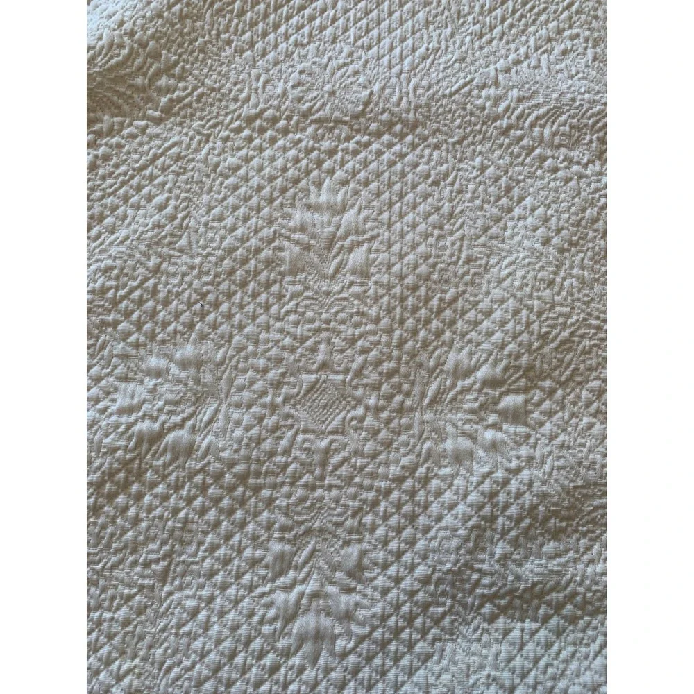 Vintage White Matelasse Damask Fabric Remnant Cotton Blend Coverlet 52x54